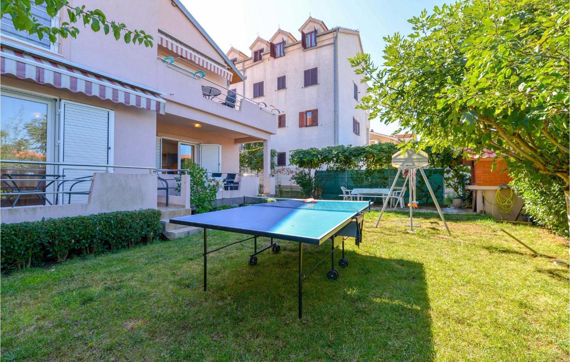 1 Bedroom Nice Apartment In Zadar Exteriör bild